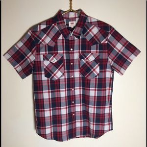 Men’s Levi’s Button down short sleeve shirt medium